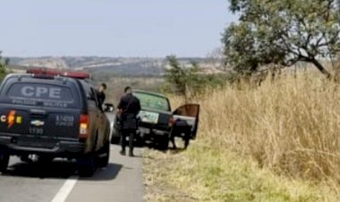 Casal é preso ao transportar homem sequestrado há dois dias dentro de camione