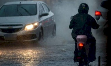 Ventos de até 80km/h atingem Goiânia durante tempestade