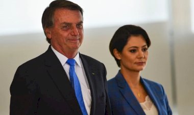 Bolsonaro pode indicar Michelle à presidência, desde que ele seja ministro