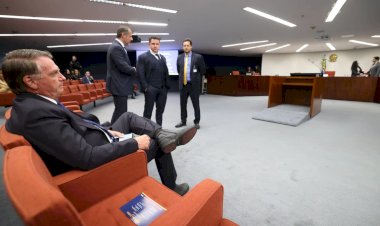Tentativa de golpe: STF suspende julgamento que pode tornar Bolsonaro réu