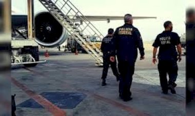 Brasileiro é preso após tentar abrir porta de avião em voo de Paris para SP