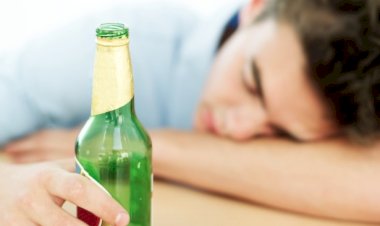 7 a cada 10 adolescentes conseguem comprar bebida alcoólica sem qualquer restrição no Brasil, mostra levantamento
