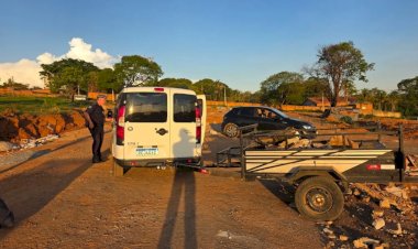 Suspeitos de jogar entulho em via pública são autuados em Goiânia