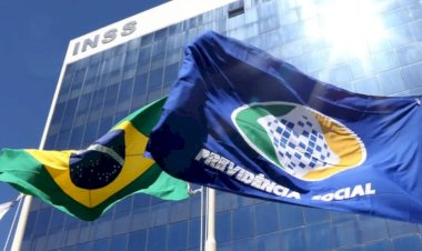 Lula sanciona lei que proíbe desconto automático no INSS