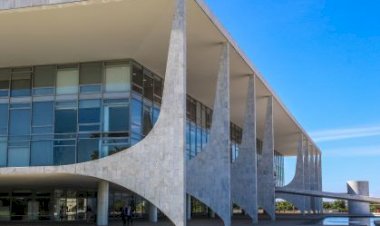 Governo considera mandar projeto próprio para fim da escala 6x1