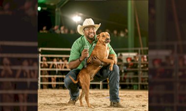 Cachorro caramelo vira herói em rodeio e é adotado por locutor em Rialma