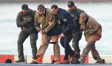 Maduro volta a tribunal nos EUA enquanto defesa tenta adiar julgamento para 2027