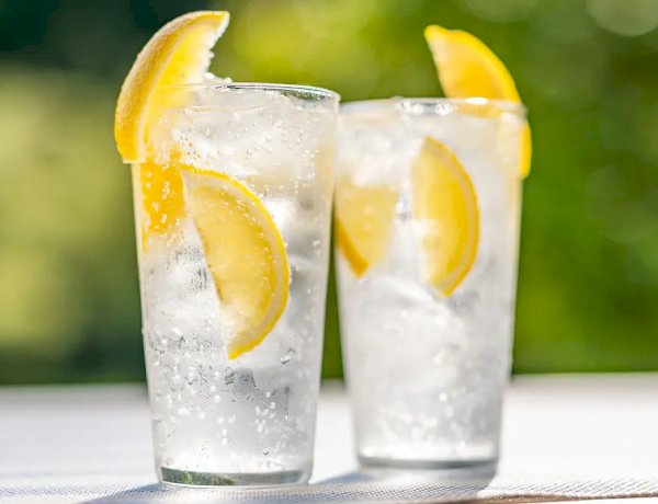 Água com gás: os benefícios surpreendentes da bebida para o organismo