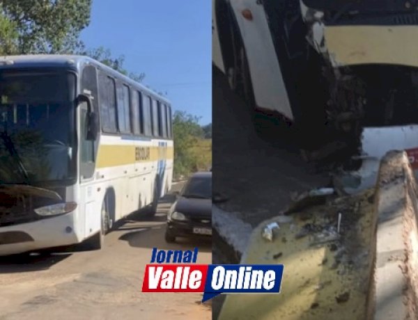 Ônibus perde o controle e colide com guarda-corpo da ''Ponte Velha'' em Carmo do Rio Verde