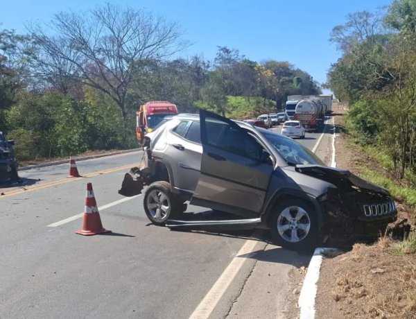 Acidente com quatro veículos deixa oito feridos na BR-153 em Uruaçu