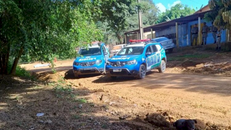 GO: Homem morre após ser baleado e atingido com pedra na cabeça durante briga em bar
