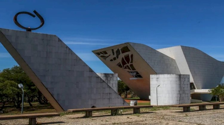 Casal é filmado transando no Panteão da Pátria, em Brasília