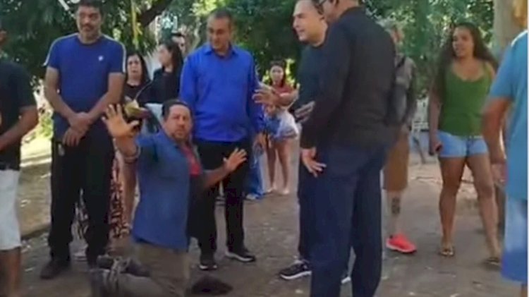 Ambulante ajoelha e implora a Mabel para não ter mercadoria apreendida no Zoológico de Goiânia