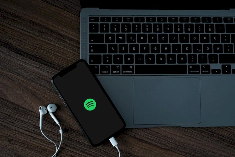 Spotify divulga lista com as 50 melhores músicas de 2025; veja
