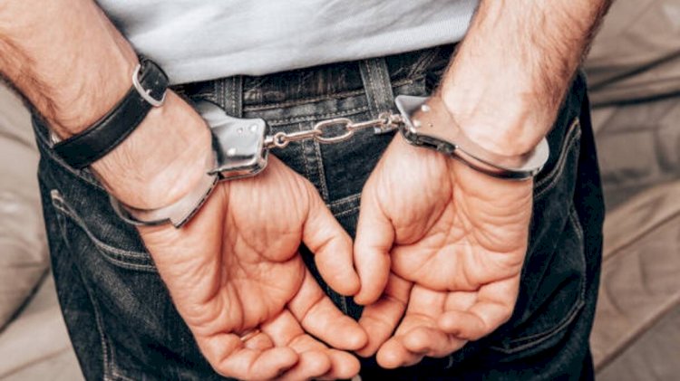 GO: Homem é preso após ameaçar ex e tentar incendiar carro com ela dentro