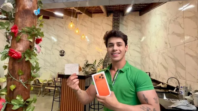Paciente misterioso presenteia enfermeiro com IPhone 17, em Goiás; aparelho custa mais de R$ 10 mil