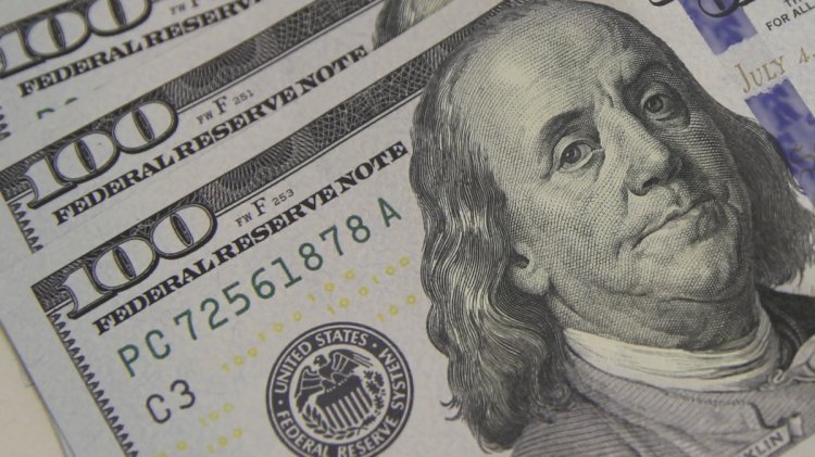 Dólar cai 11,2% em 2025, maior queda em 9 anos