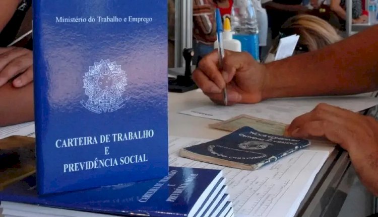 Desemprego atinge 5,1% no trimestre até dezembro e 5,6% na média de 2025, menores taxas da série