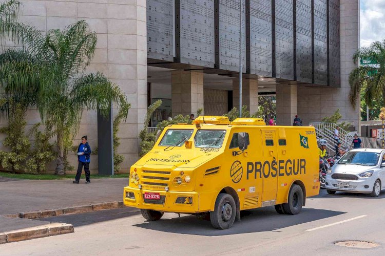 Carro-forte é explodido em ataque na zona rural de Pedreiras, no Maranhão